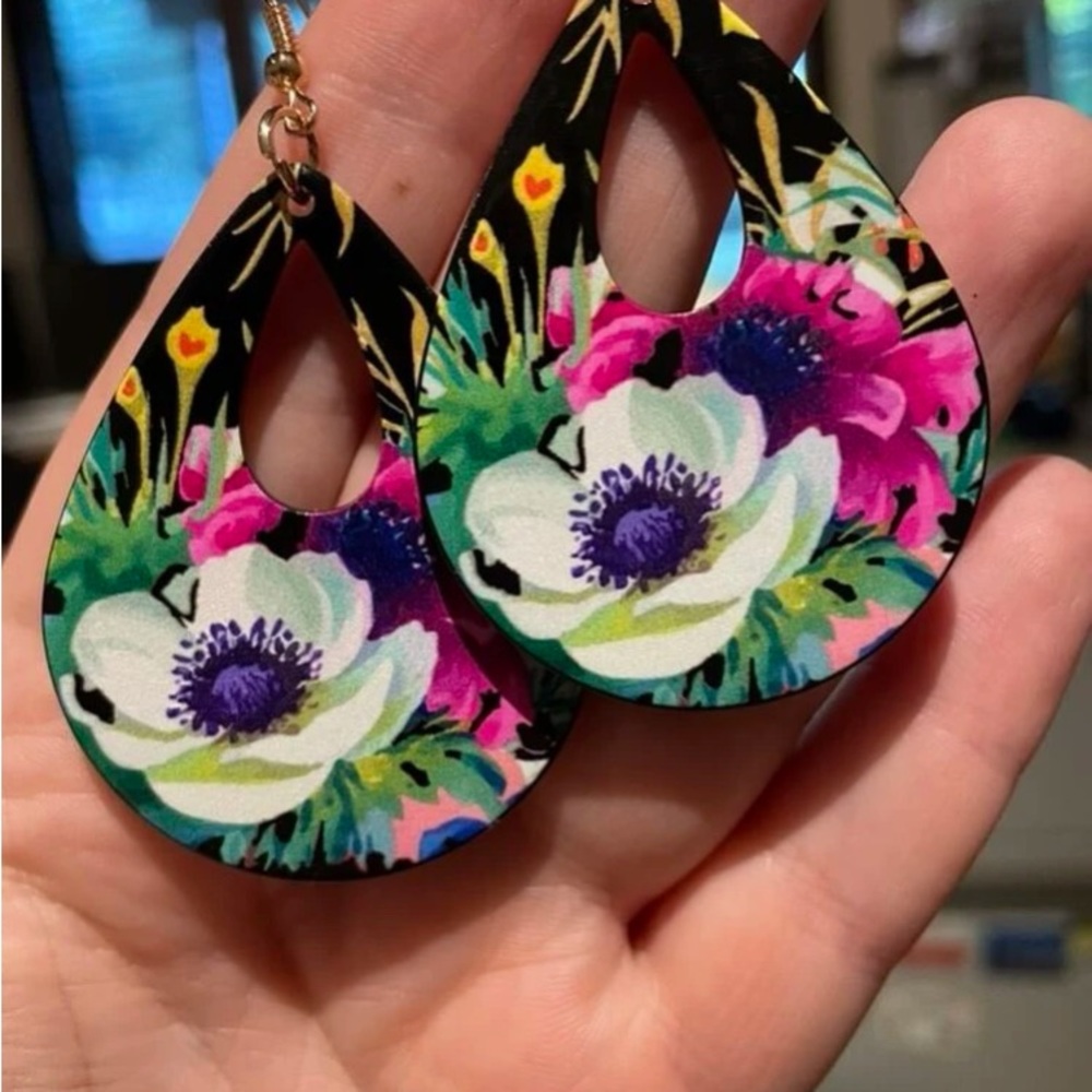 🆕 Floral Retro Style Earrings !!! Brand New!!!